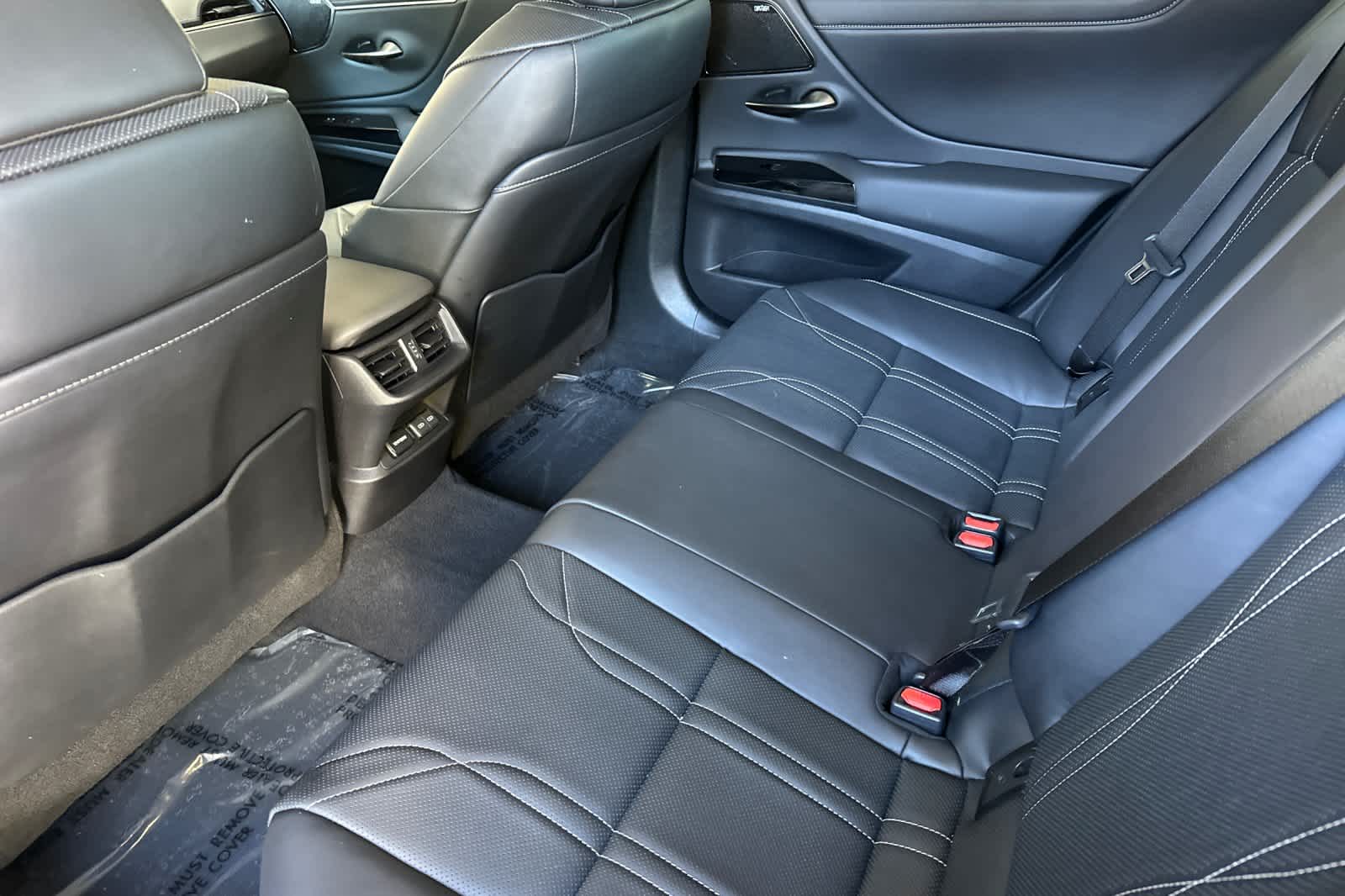 Thumbnail: 2025 Lexus ES - 4