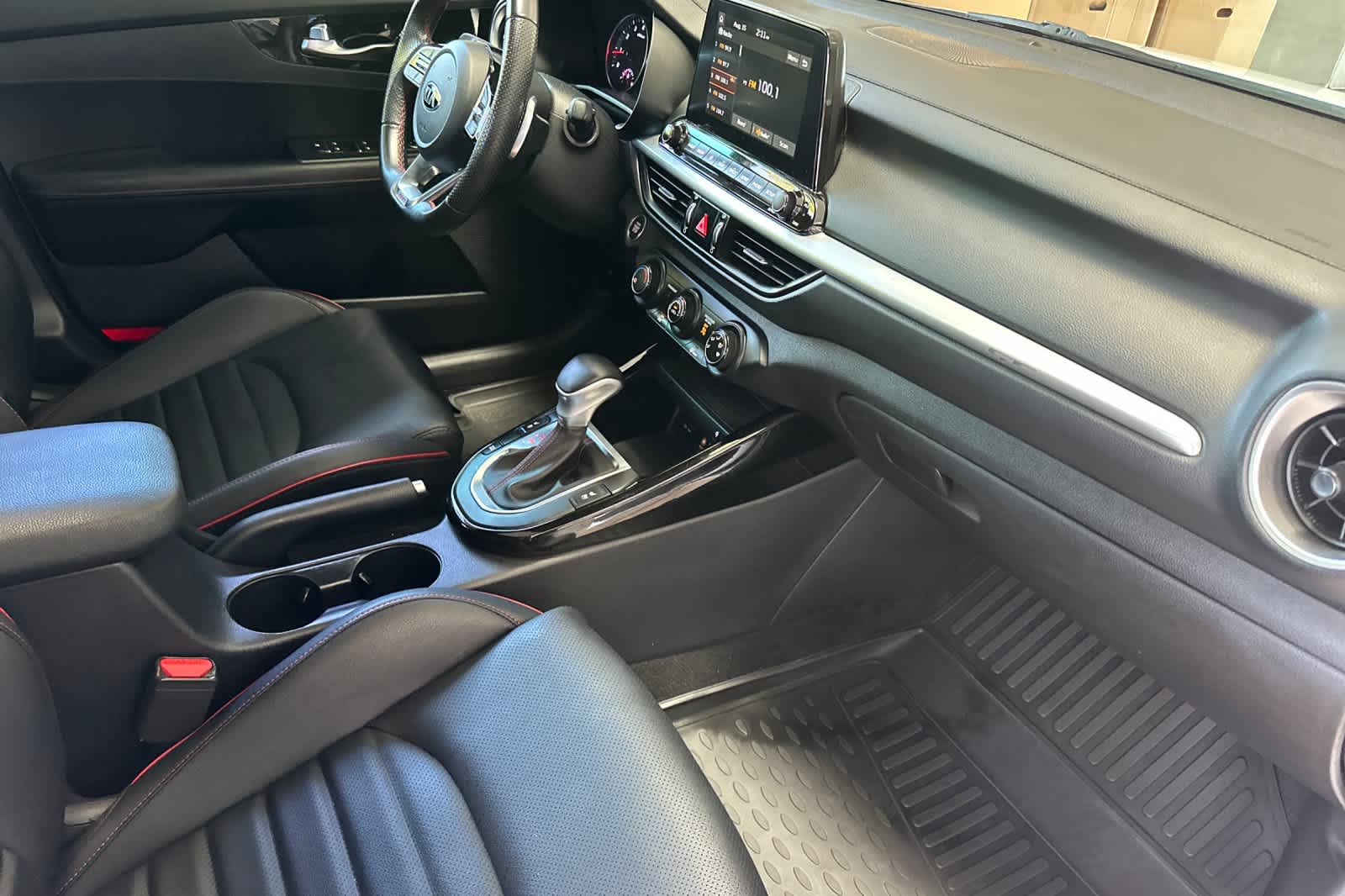 Thumbnail: 2021 Kia Forte - 16