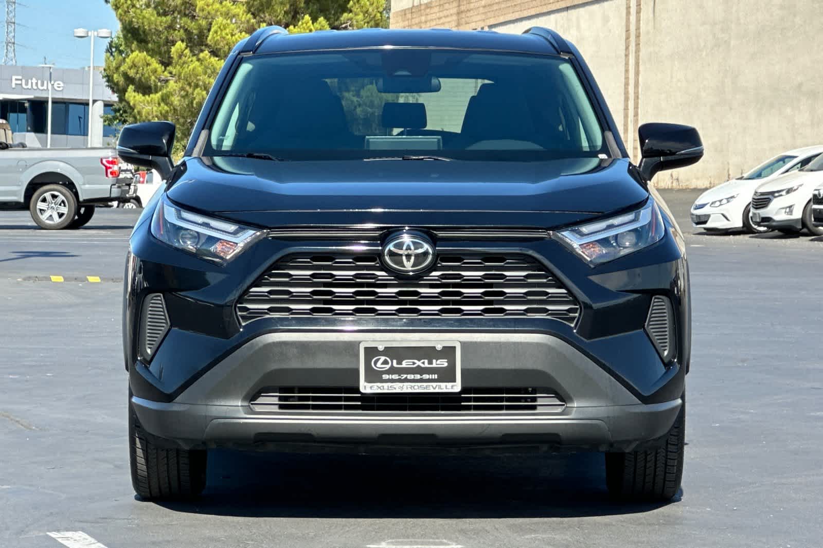 Thumbnail: 2022 Toyota RAV4 - 10