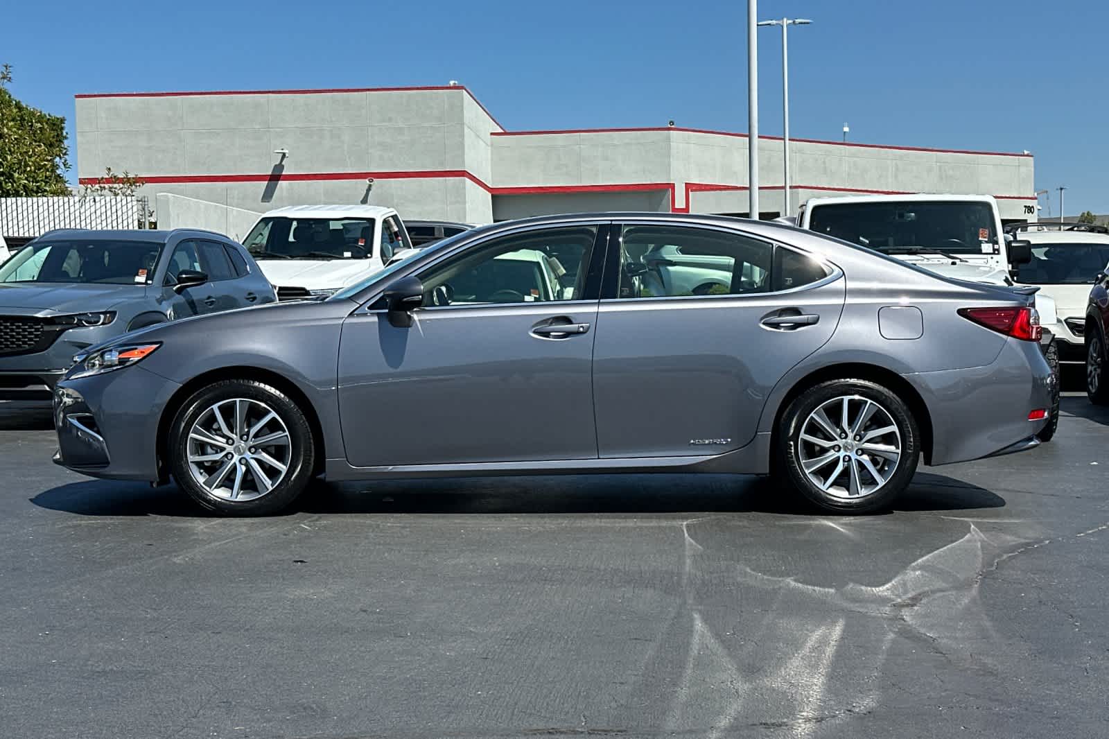Thumbnail: 2016 Lexus ES - 9