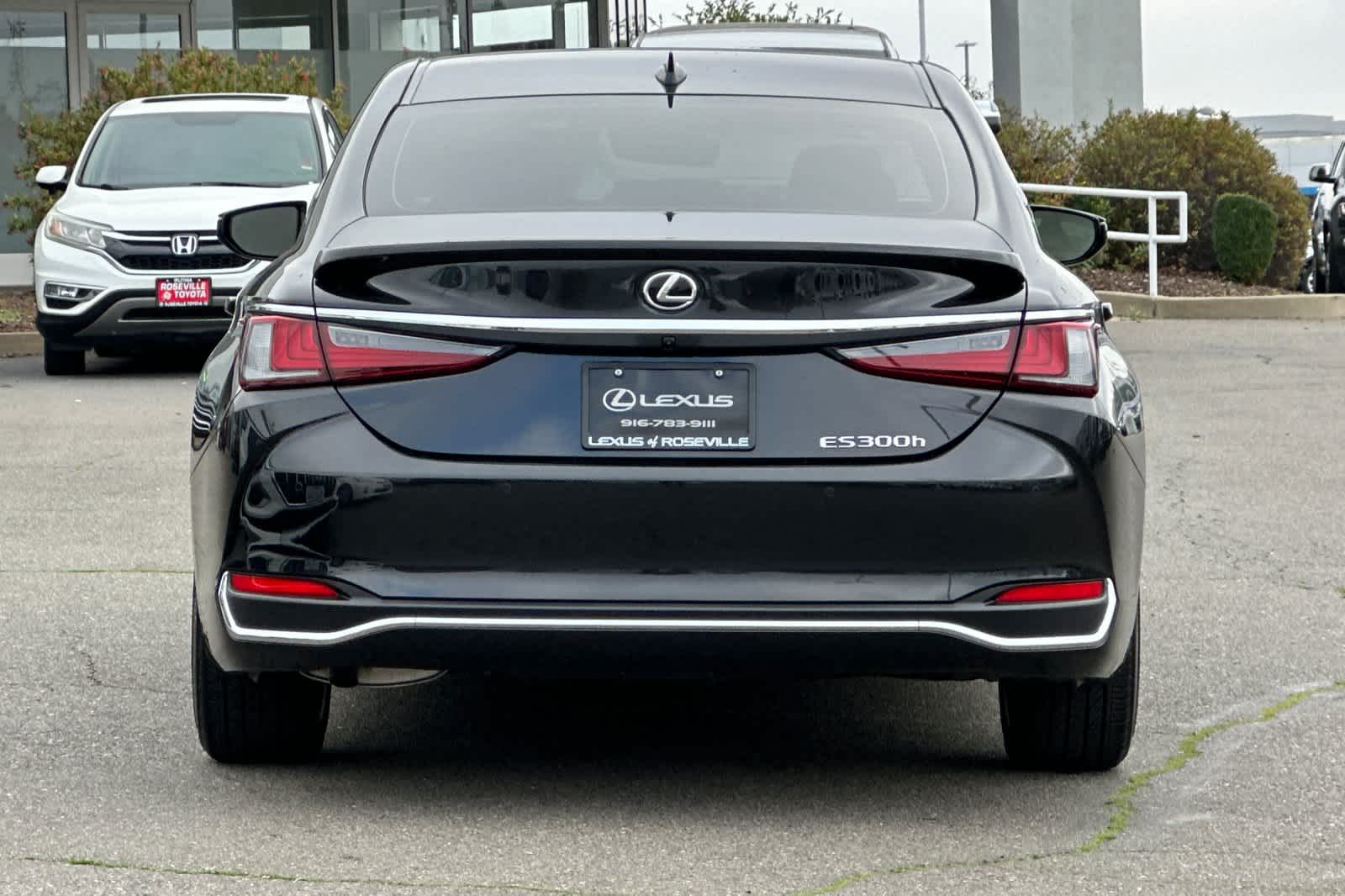 Thumbnail: 2025 Lexus ES - 8