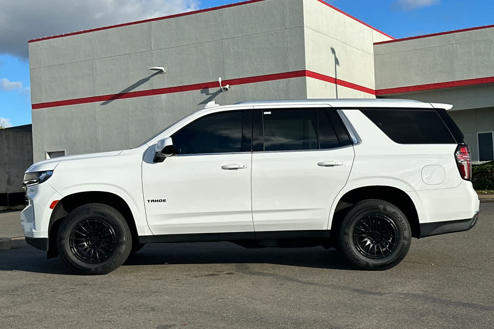 Thumbnail: 2021 Chevrolet Tahoe - 9