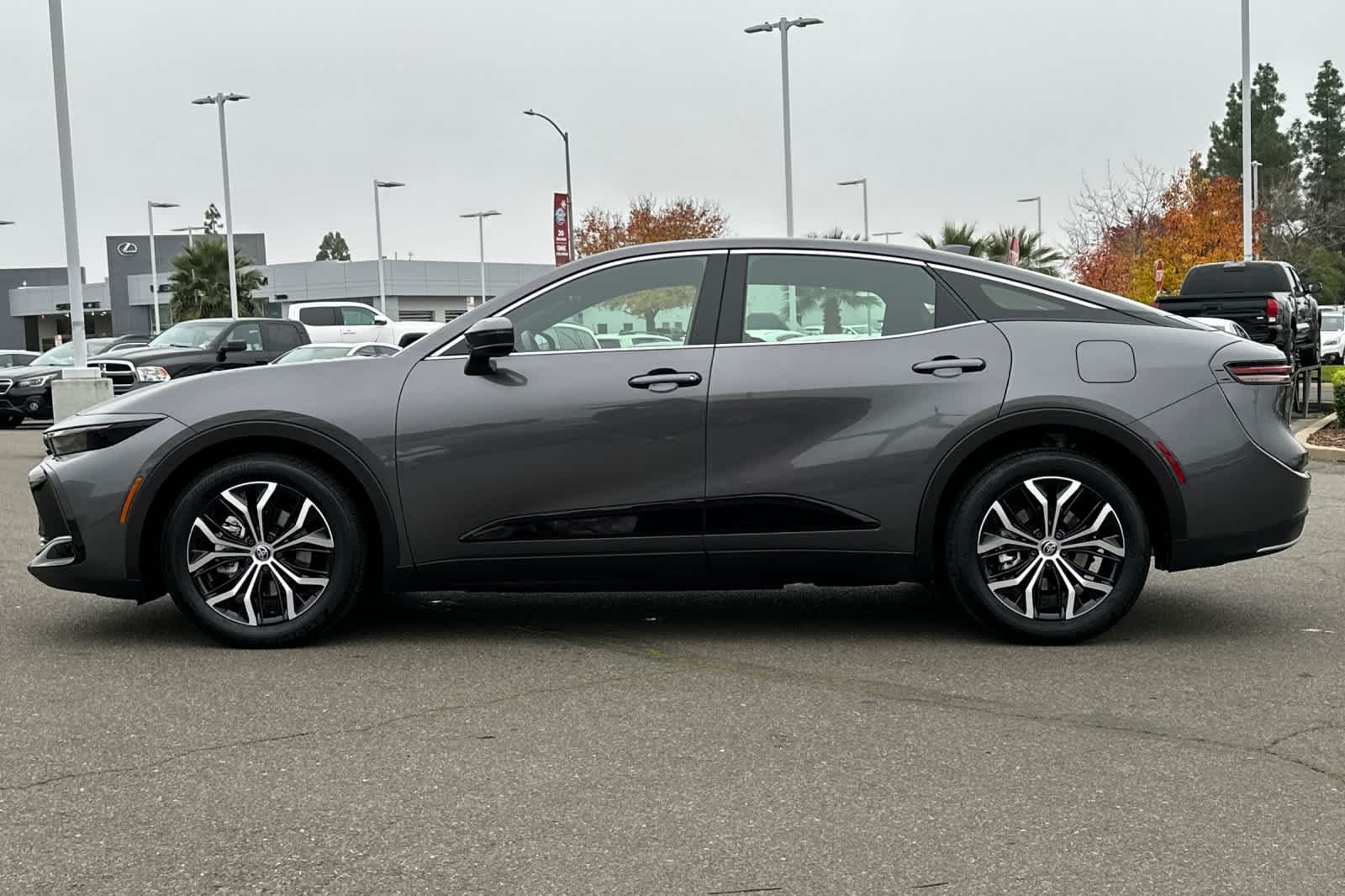 Thumbnail: 2023 Toyota Crown - 9