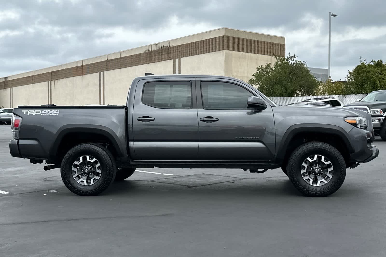 Thumbnail: 2020 Toyota Tacoma - 6
