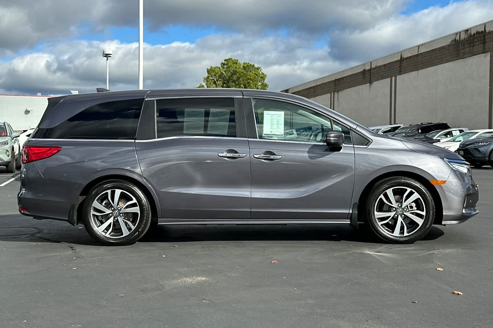 Thumbnail: 2022 Honda Odyssey - 6