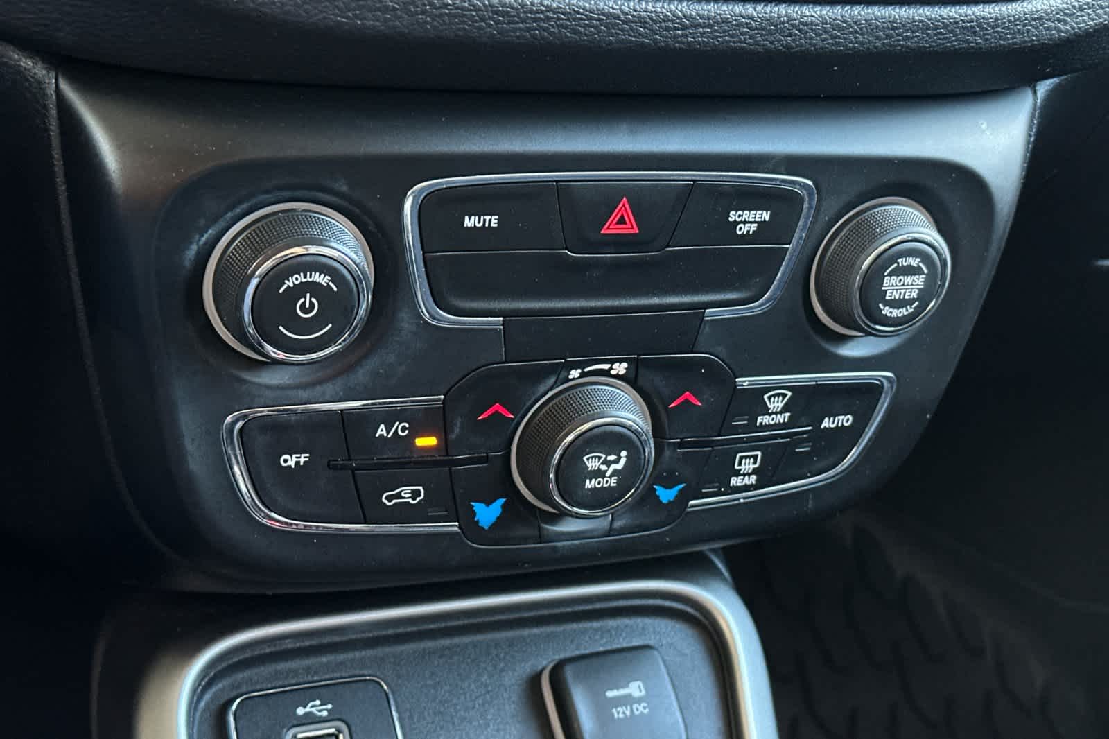 Thumbnail: 2018 Jeep Compass - 21
