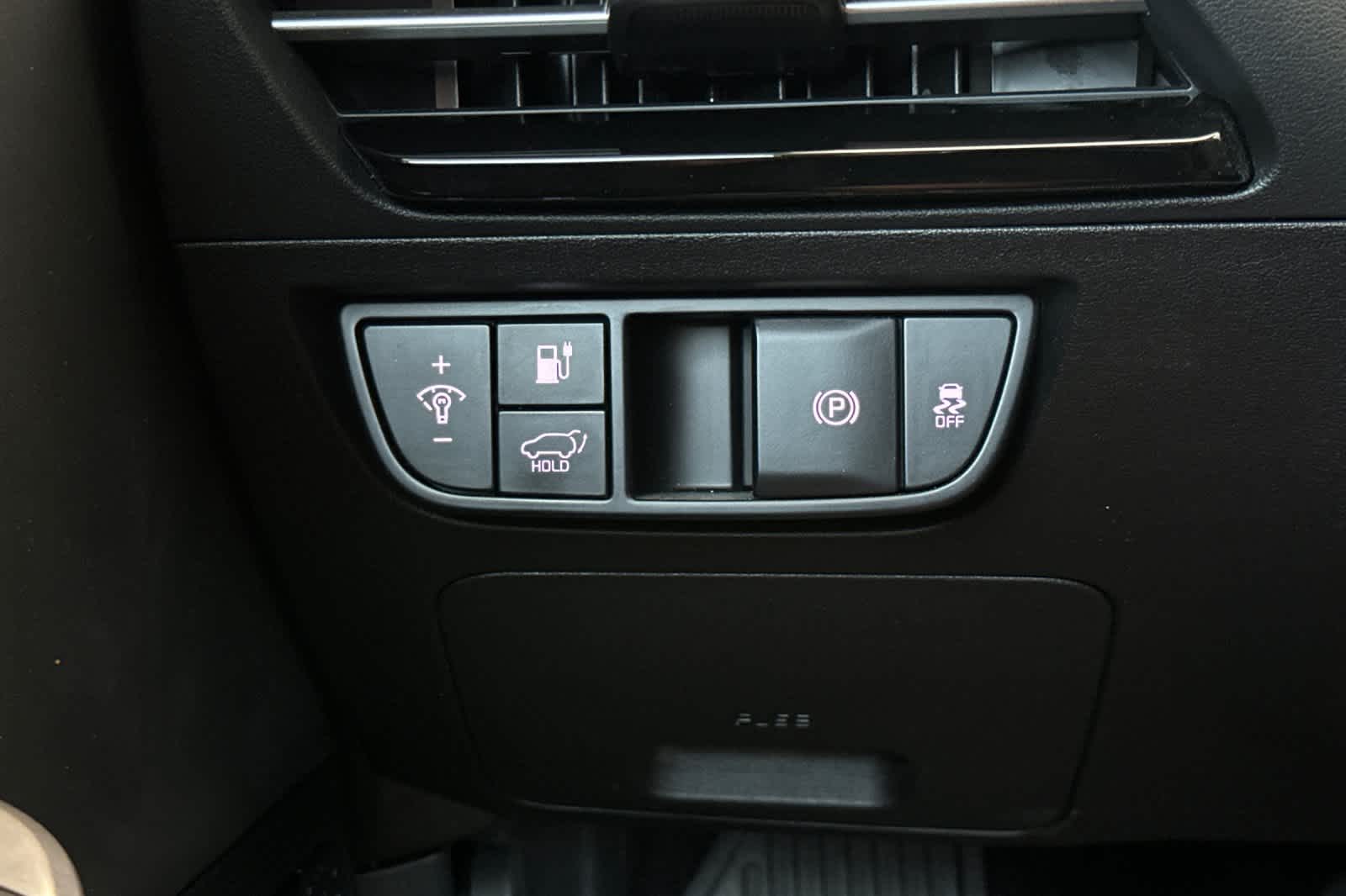 Thumbnail: 2023 Kia EV6 - 31