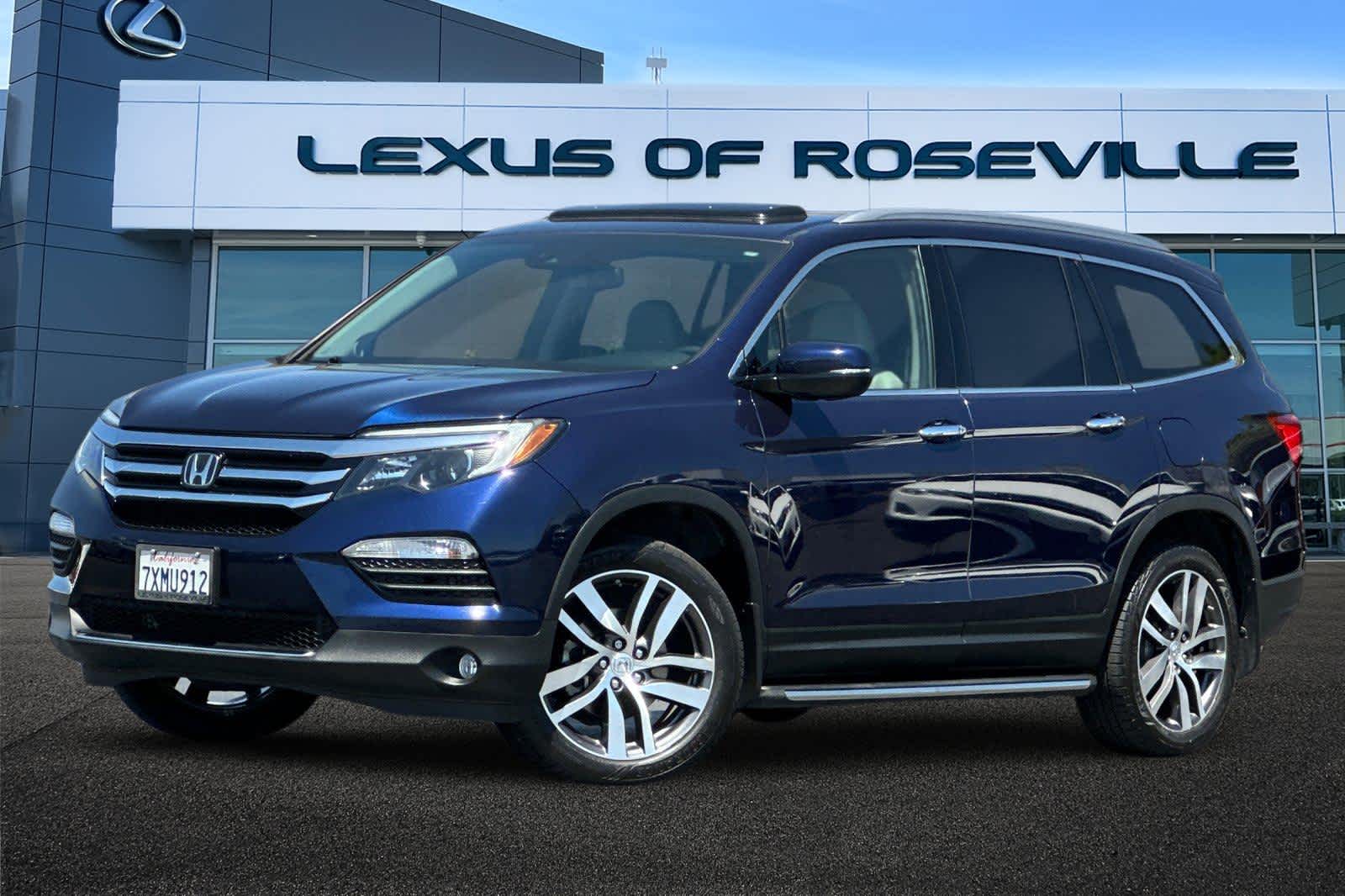 Thumbnail: 2017 Honda Pilot - 1