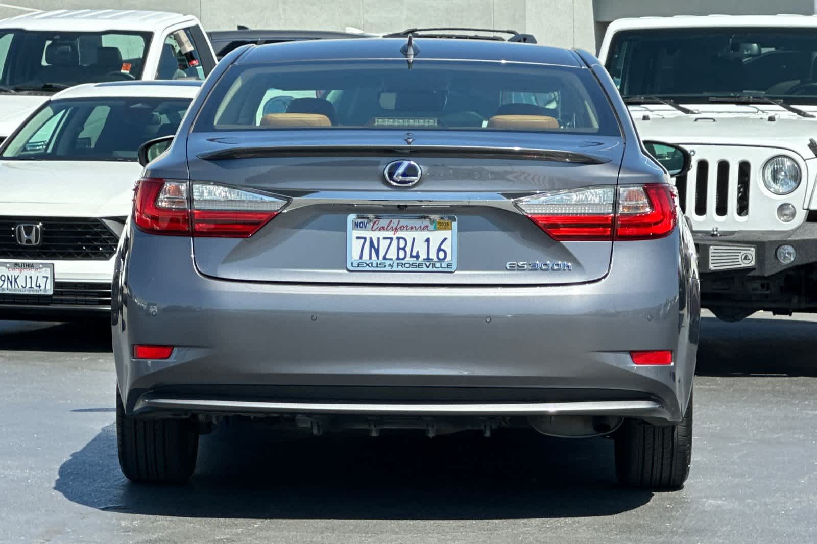 Thumbnail: 2016 Lexus ES - 8