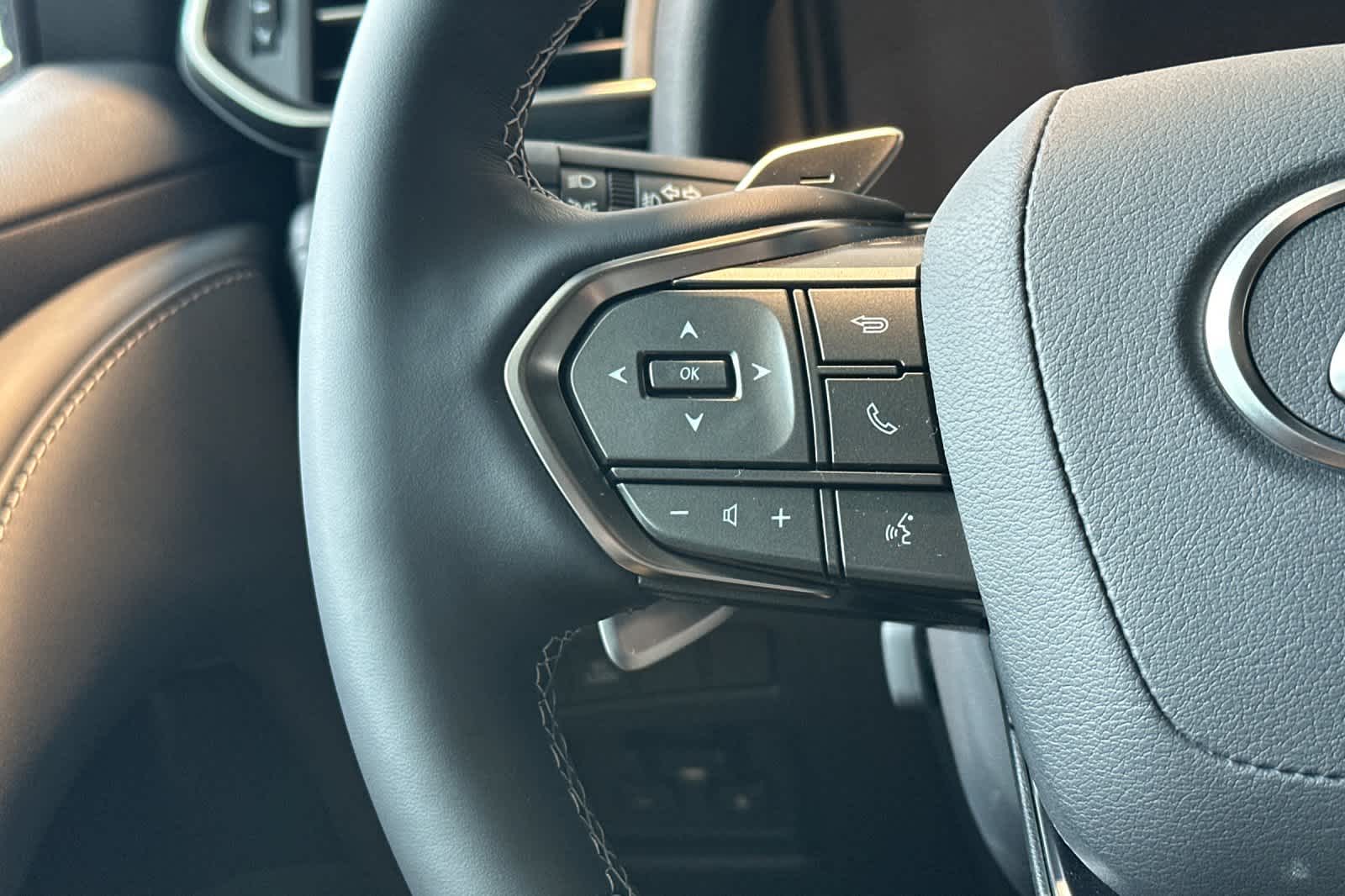 Thumbnail: 2025 Lexus LX - 25