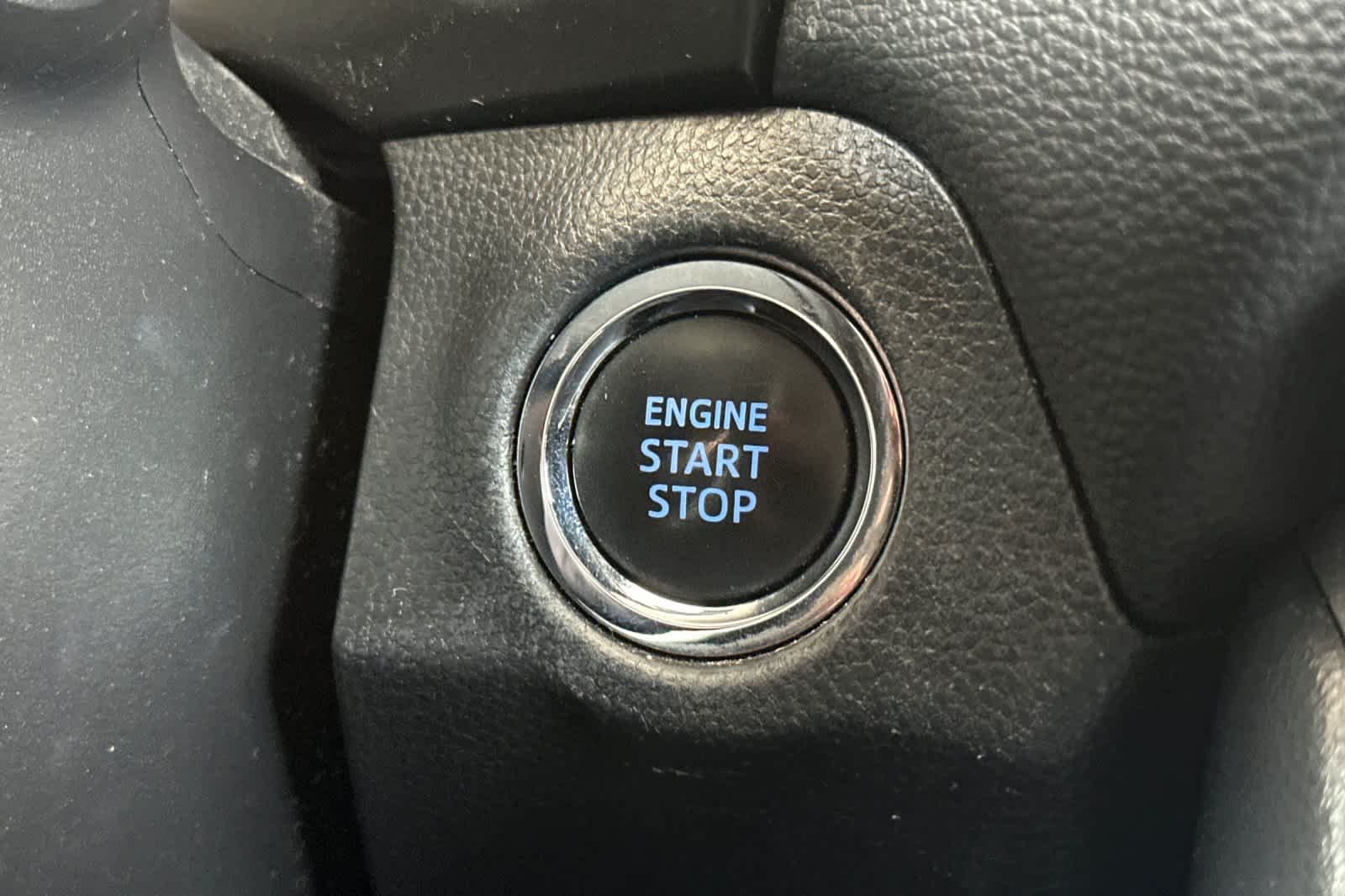 Thumbnail: 2019 Toyota RAV4 - 25