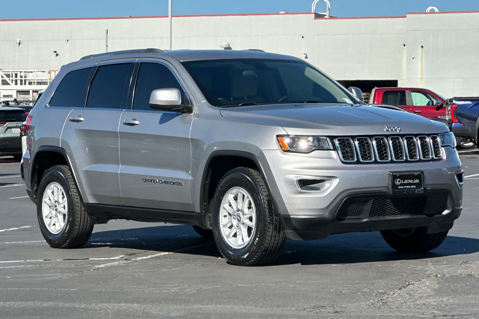 Thumbnail: 2018 Jeep Grand Cherokee - 5