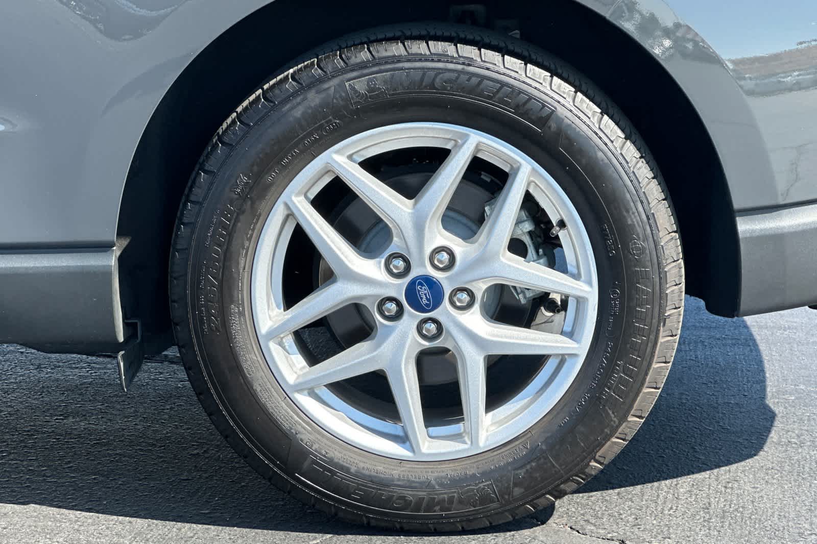Thumbnail: 2021 Ford Edge - 32