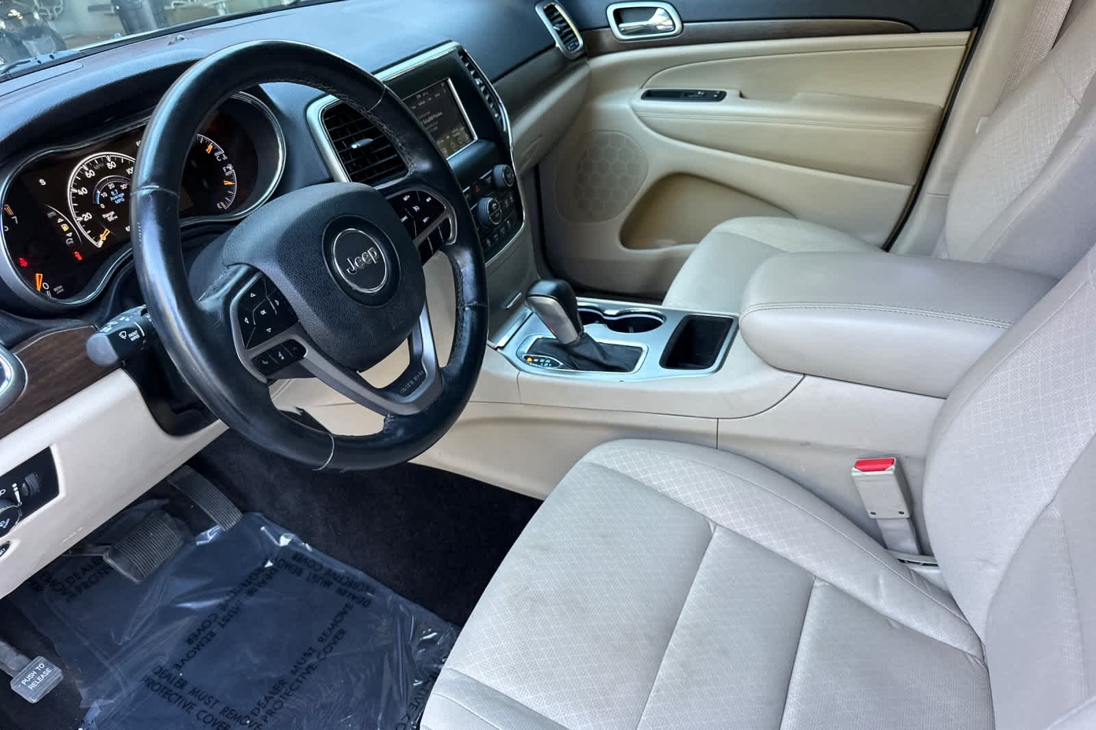 Thumbnail: 2018 Jeep Grand Cherokee - 11