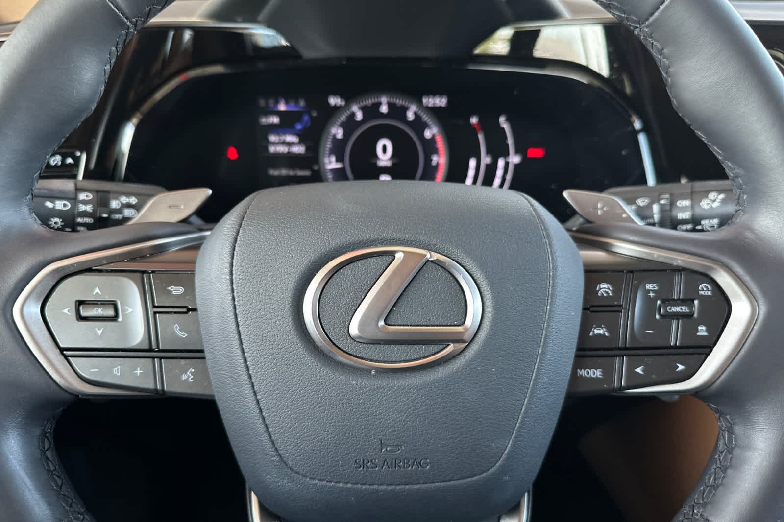 Thumbnail: 2025 Lexus ES - 24