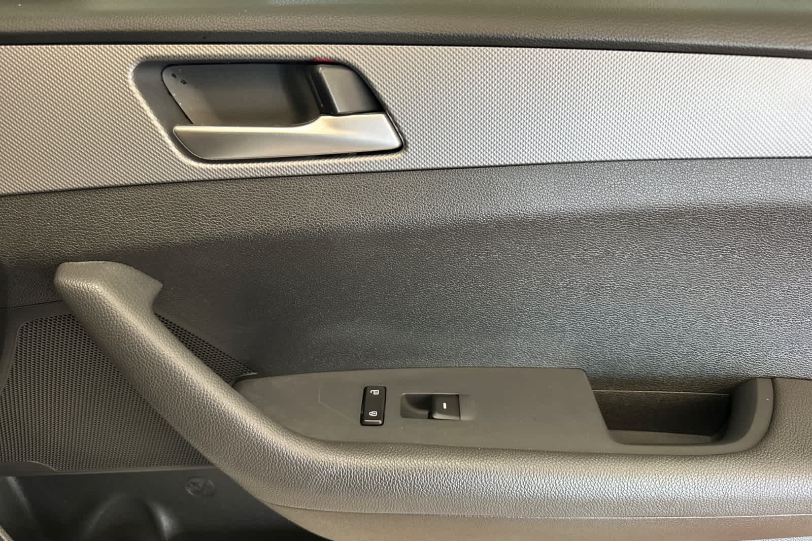 Thumbnail: 2018 Hyundai Sonata - 17