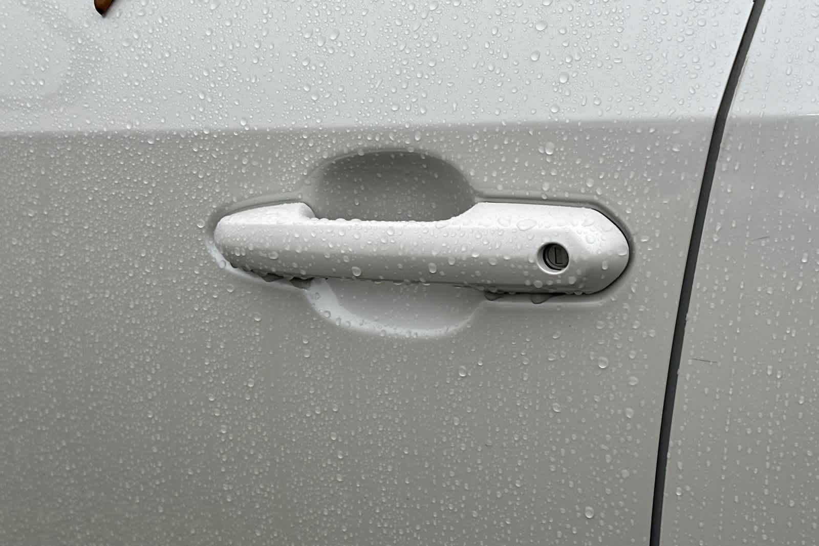 Thumbnail: 2022 Toyota RAV4 - 19