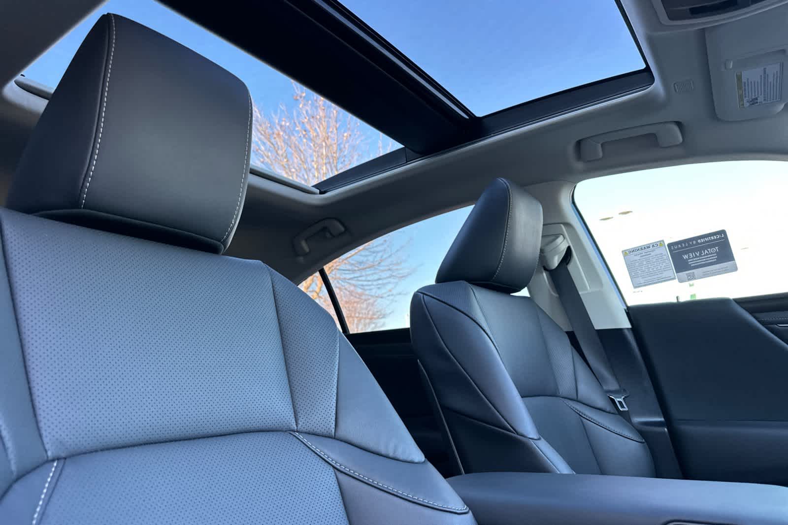 Thumbnail: 2025 Lexus ES - 17