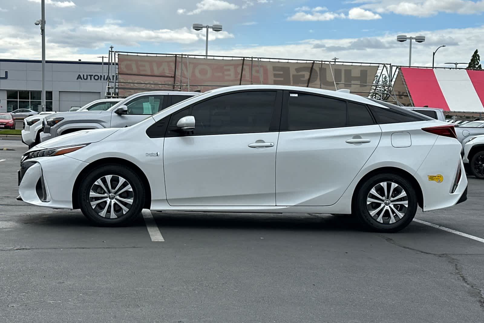 Thumbnail: 2022 Toyota Prius Prime - 9