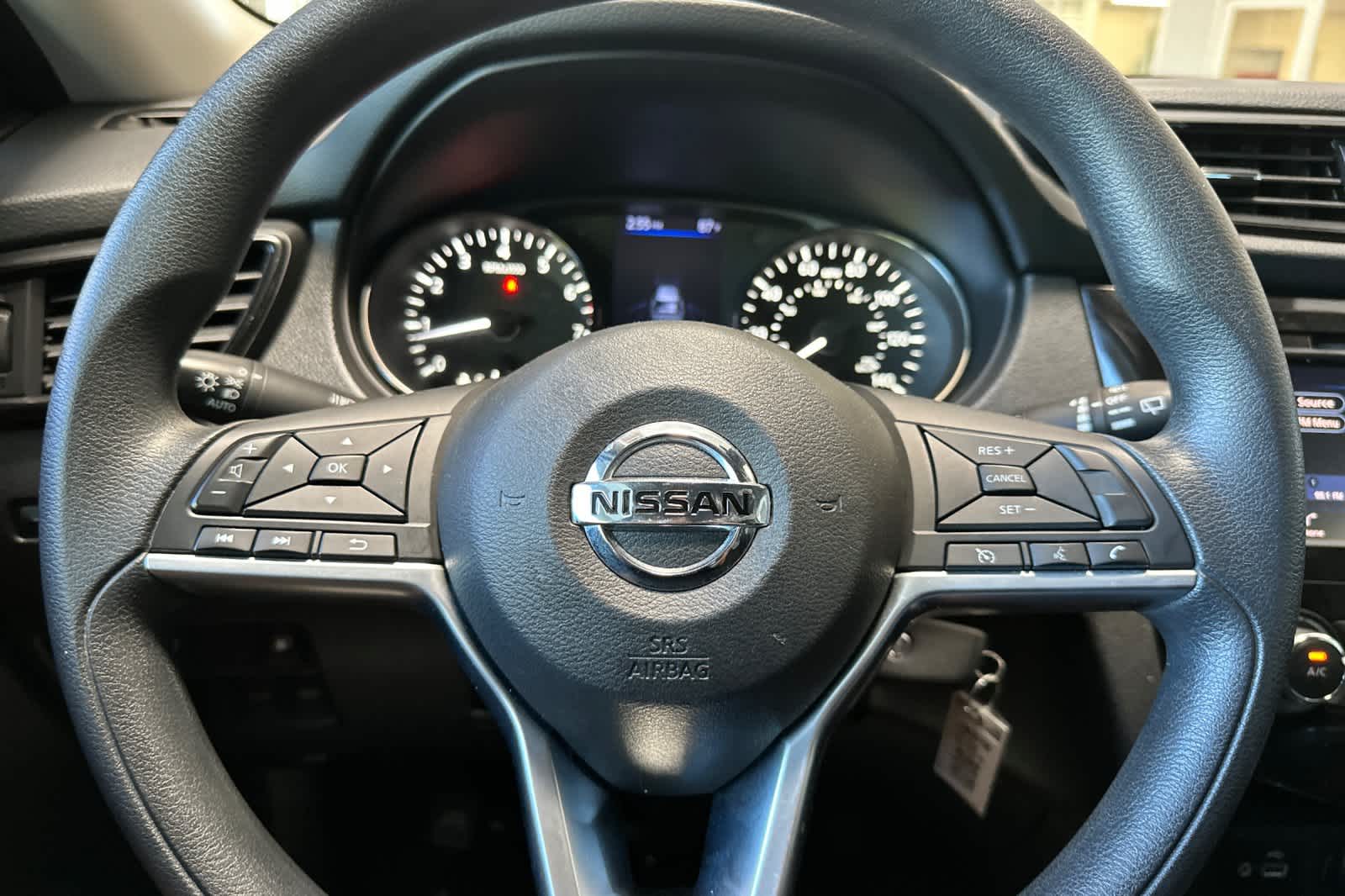 Thumbnail: 2020 Nissan Rogue - 24