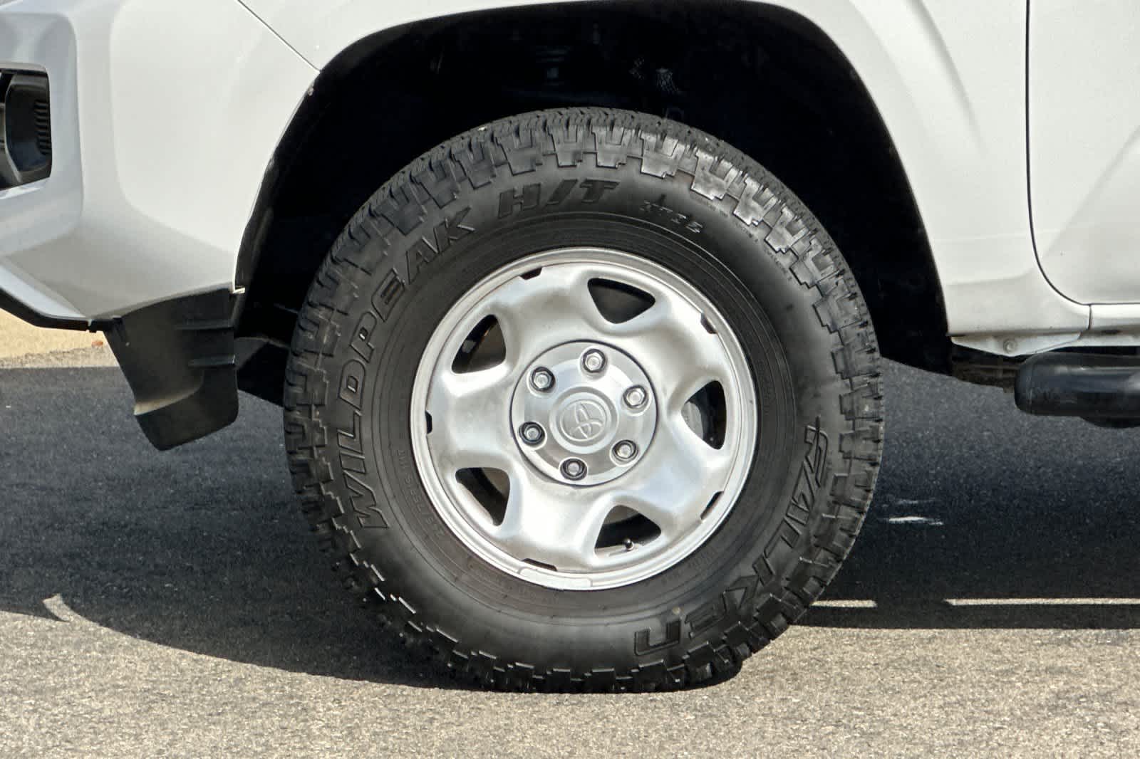 Thumbnail: 2020 Toyota Tacoma - 28