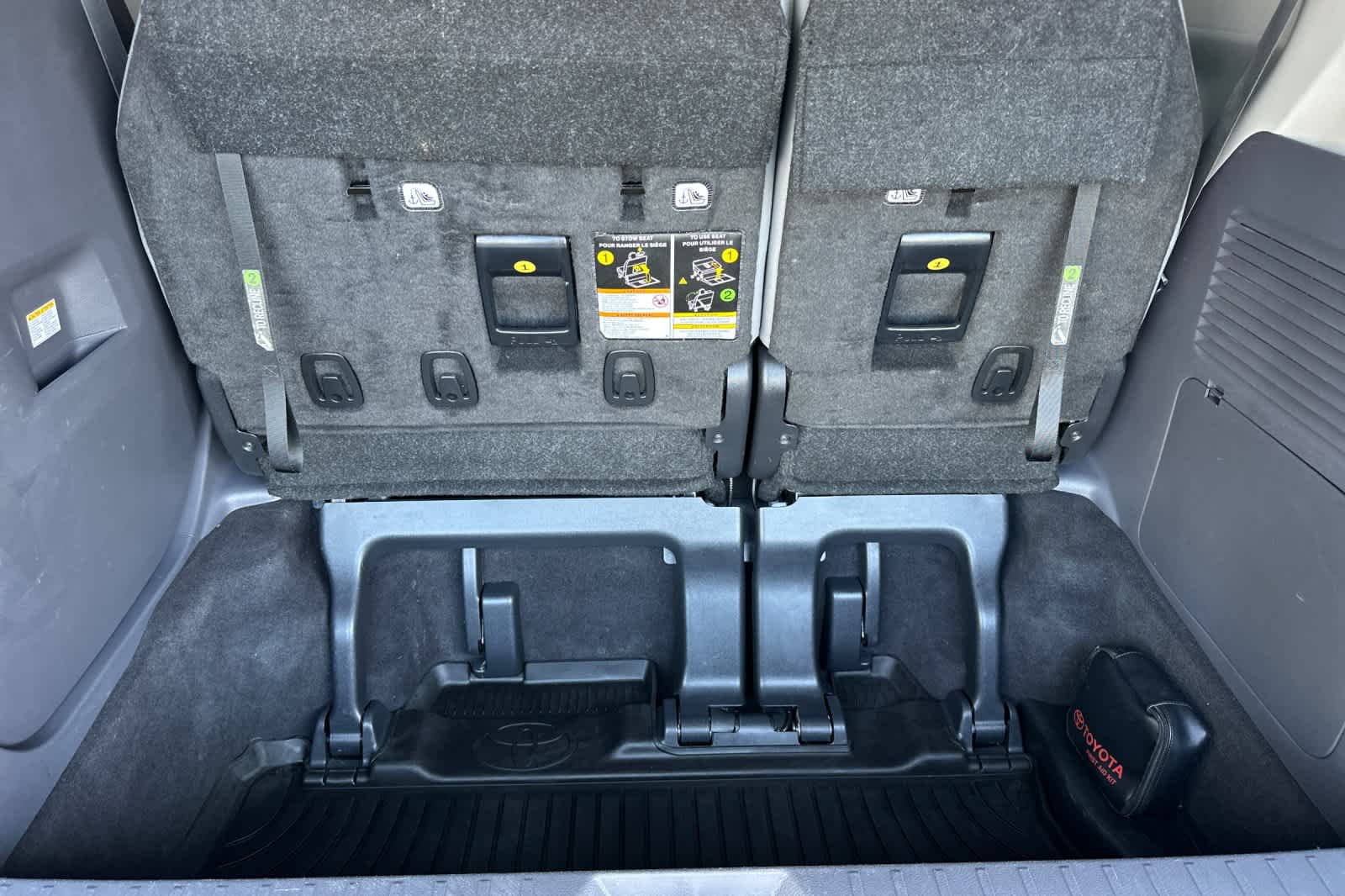 Thumbnail: 2023 Toyota Sienna - 17