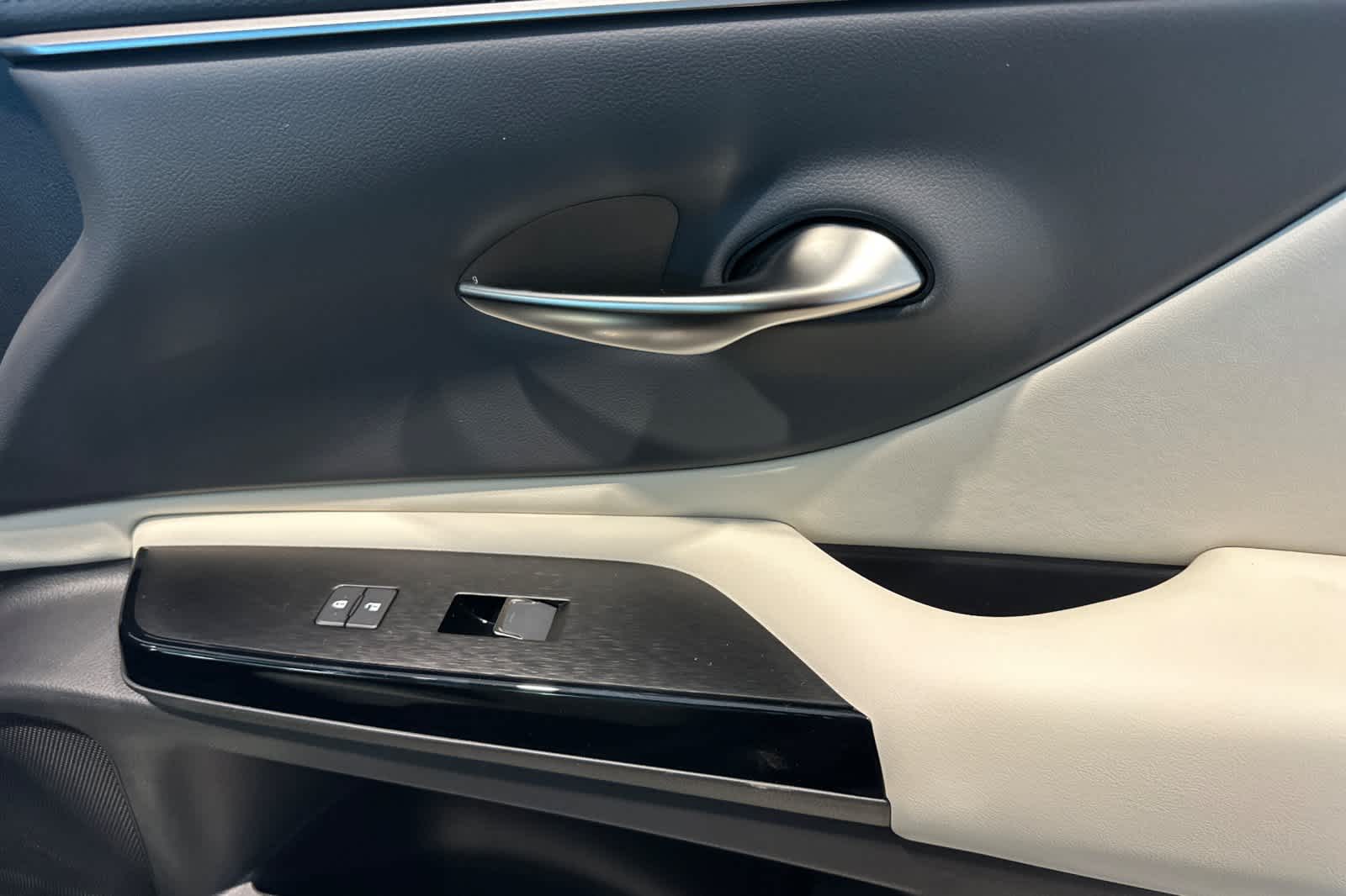 Thumbnail: 2025 Lexus ES - 18