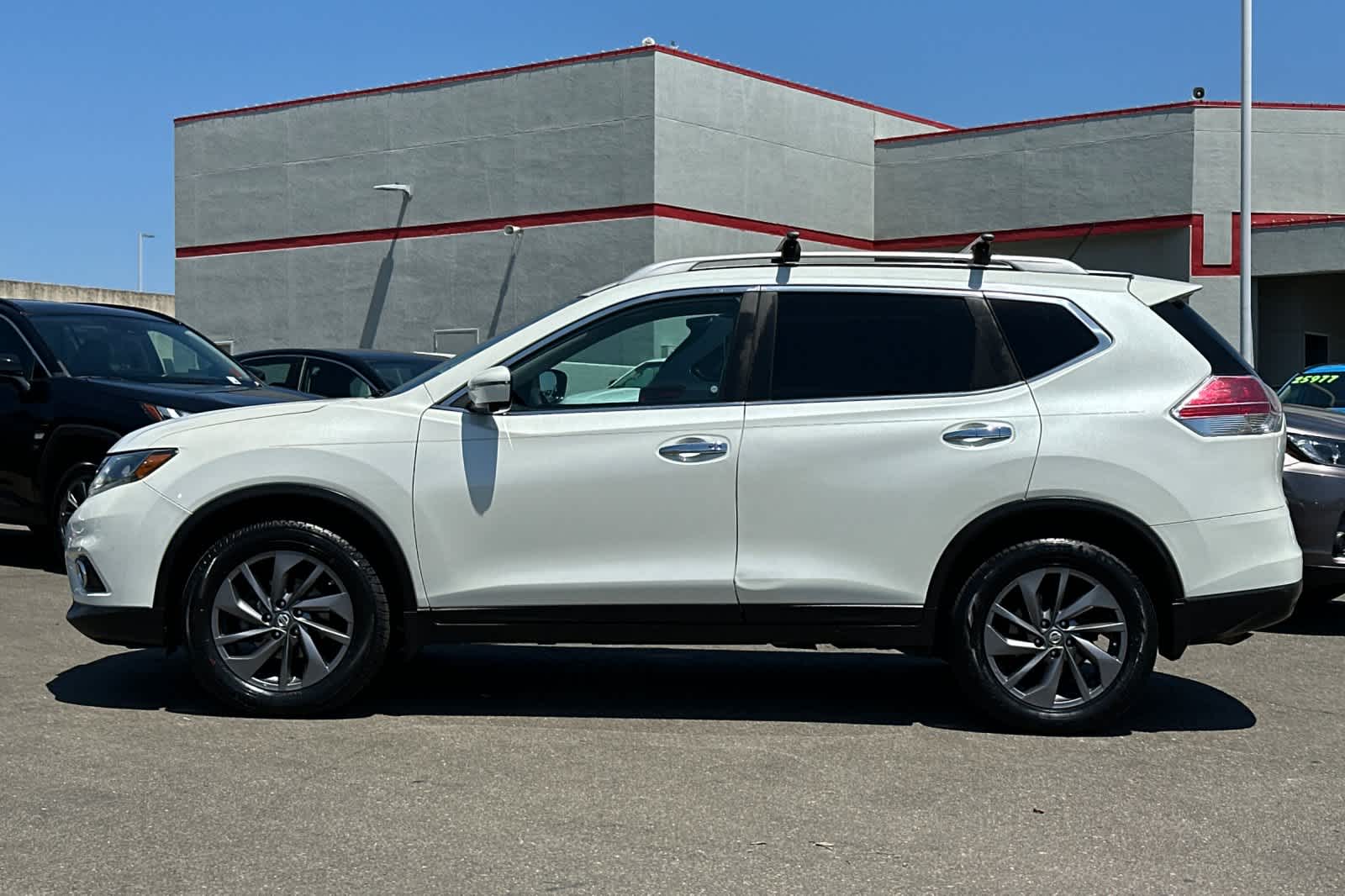 Thumbnail: 2016 Nissan Rogue - 9