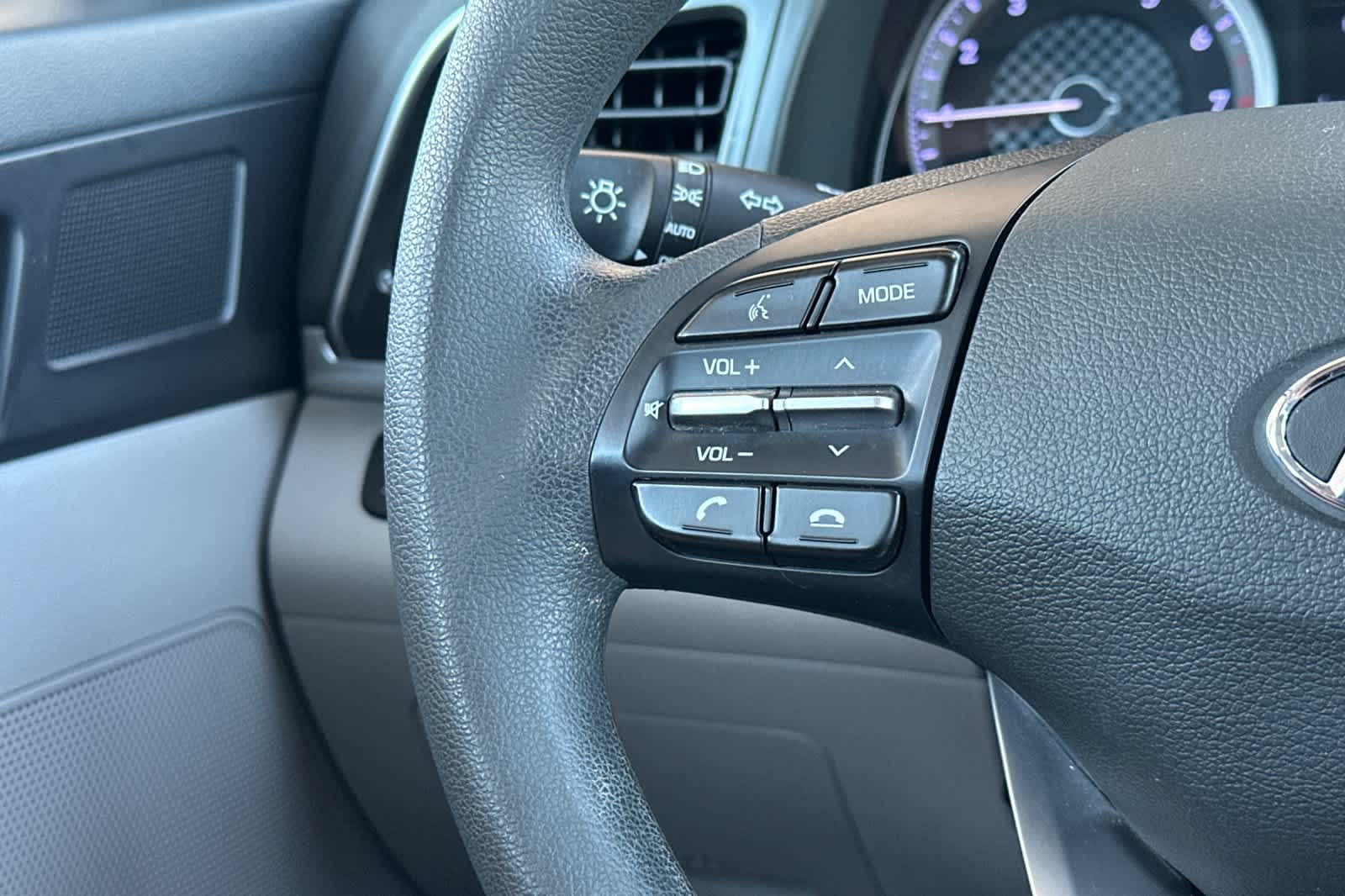 Thumbnail: 2020 Hyundai Elantra - 23