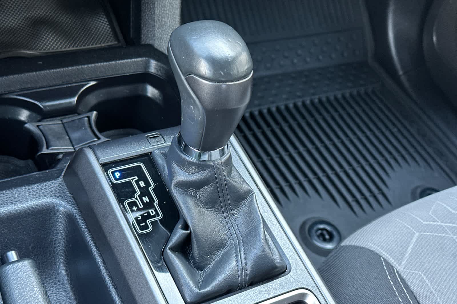 Thumbnail: 2022 Toyota Tacoma - 21