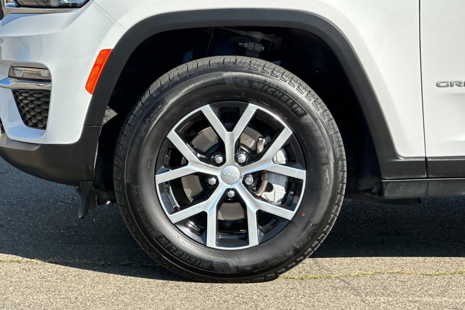 Thumbnail: 2024 Jeep Grand Cherokee - 31