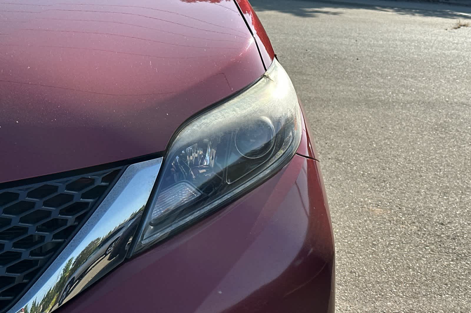 Thumbnail: 2016 Toyota Sienna - 11