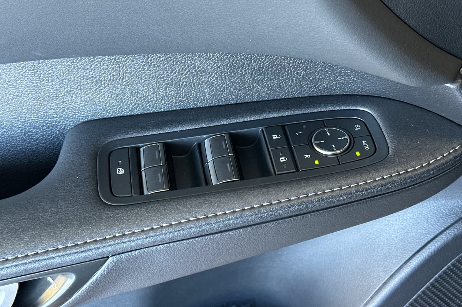 Thumbnail: 2025 Lexus RX - 13