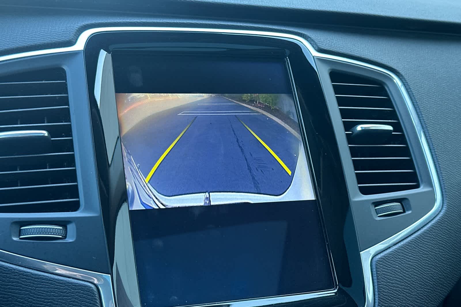 Thumbnail: 2019 Volvo XC90 - 23