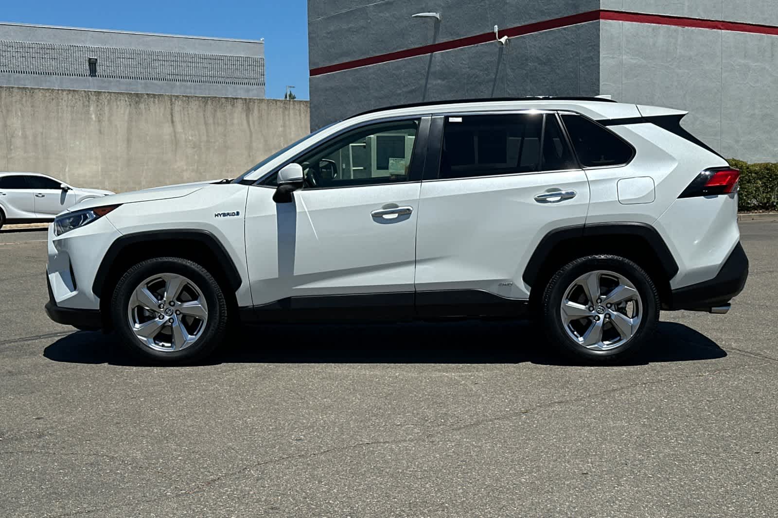 Thumbnail: 2020 Toyota RAV4 - 8