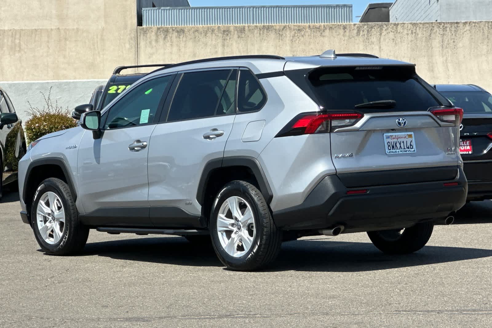 Thumbnail: 2021 Toyota RAV4 - 7