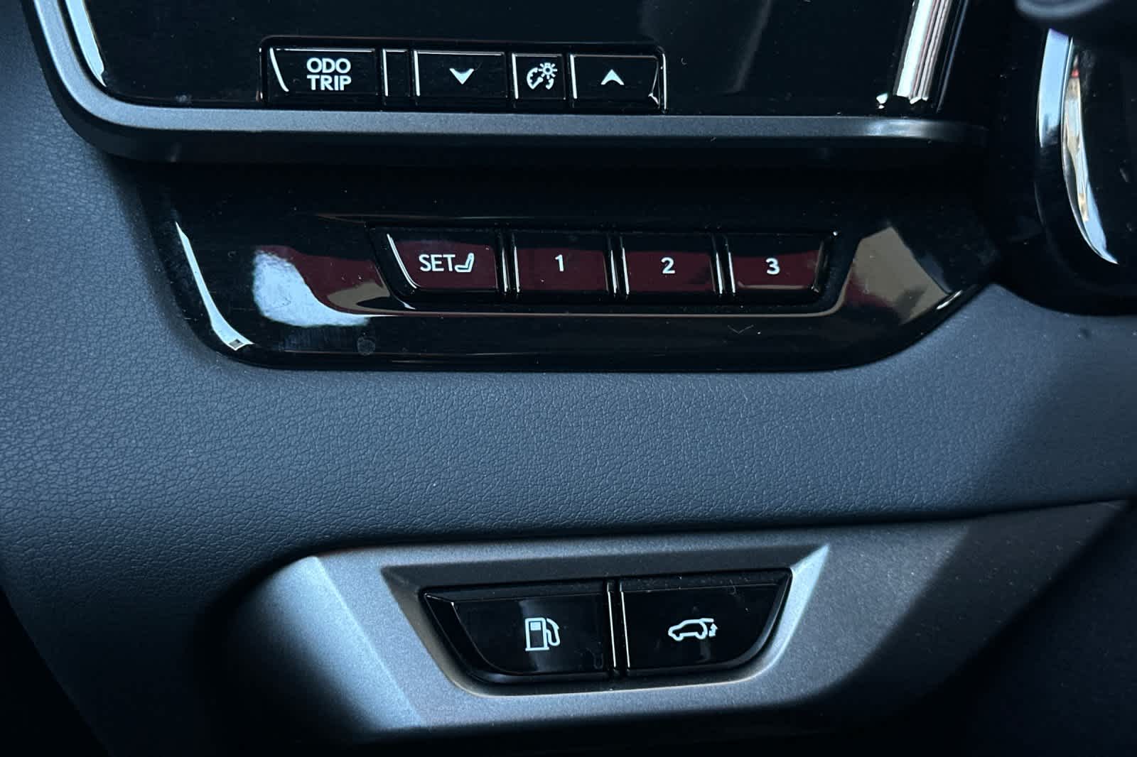 Thumbnail: 2025 Lexus RX - 30