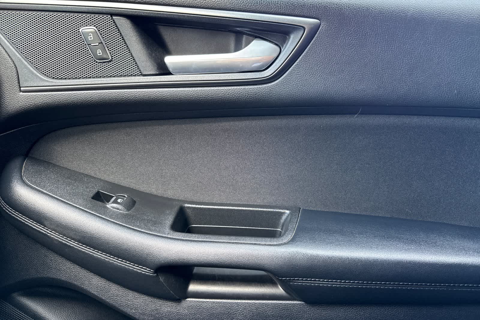 Thumbnail: 2019 Ford Edge - 19