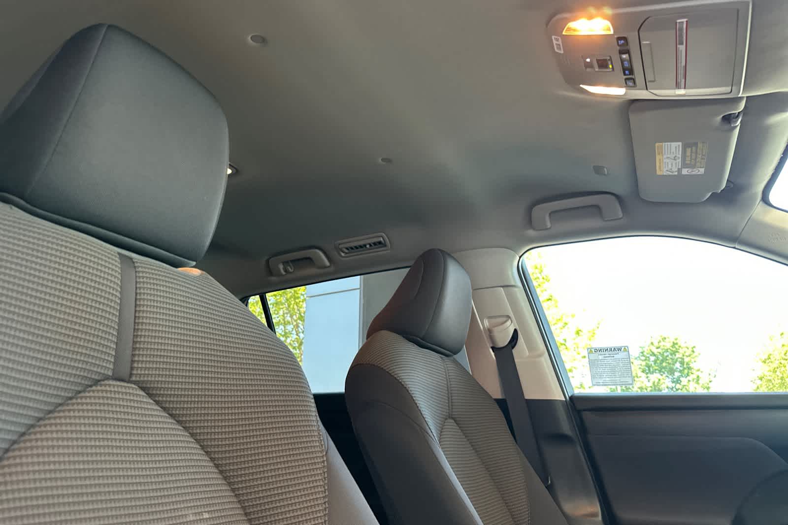 2022 Toyota Highlander LE 18
