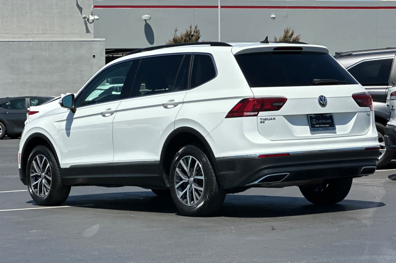 Thumbnail: 2018 Volkswagen Tiguan - 7
