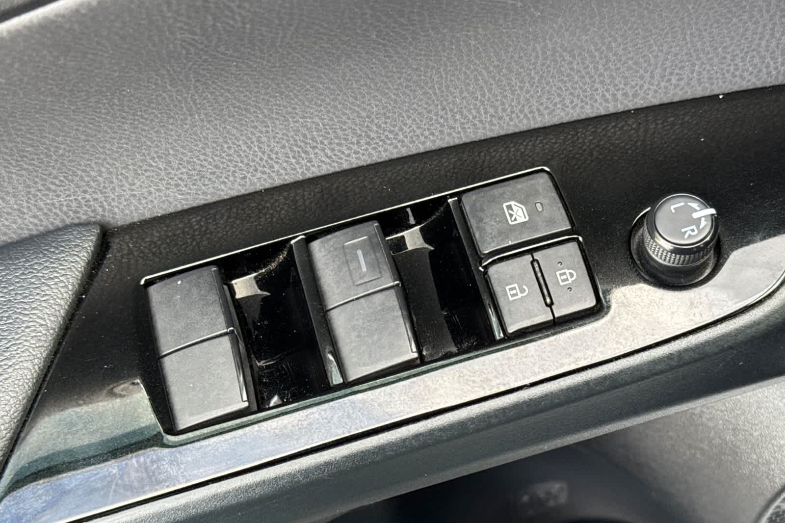 Thumbnail: 2021 Toyota Prius Prime - 13