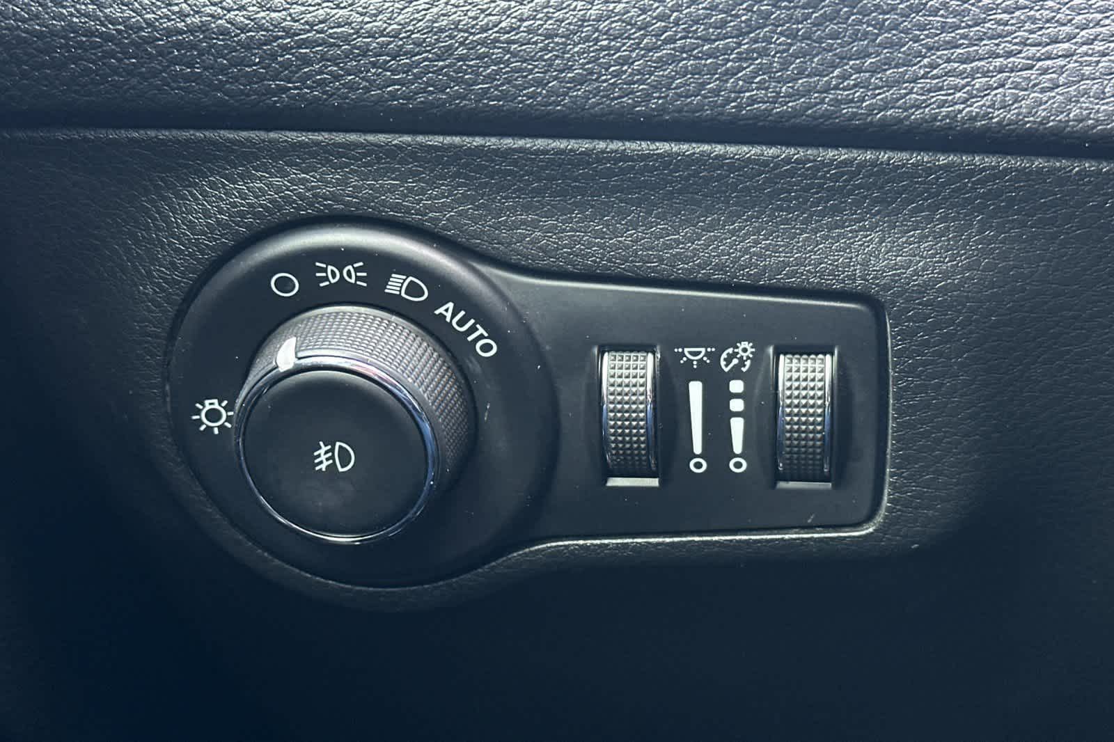 Thumbnail: 2021 Jeep Compass - 30