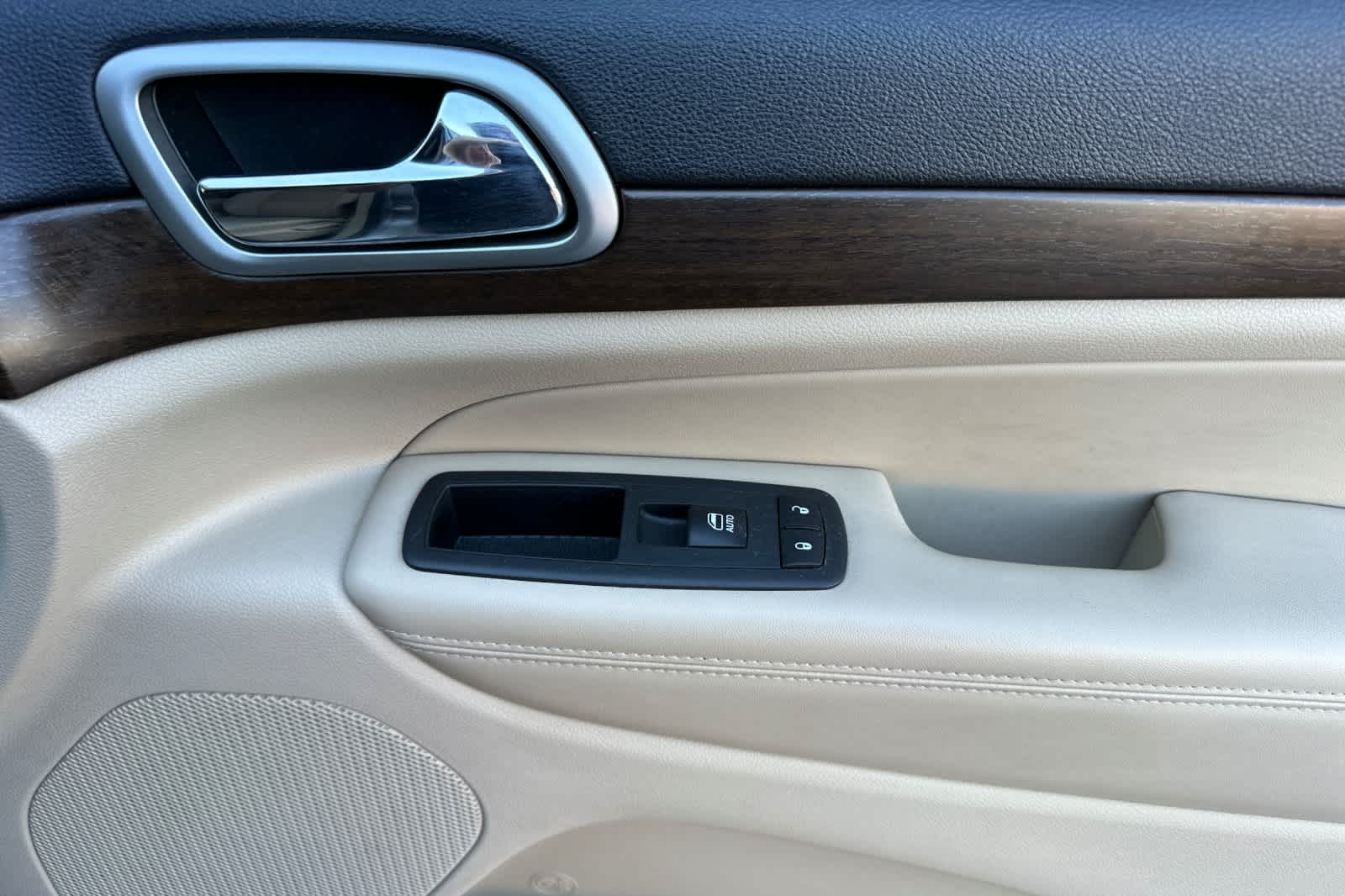 Thumbnail: 2018 Jeep Grand Cherokee - 19
