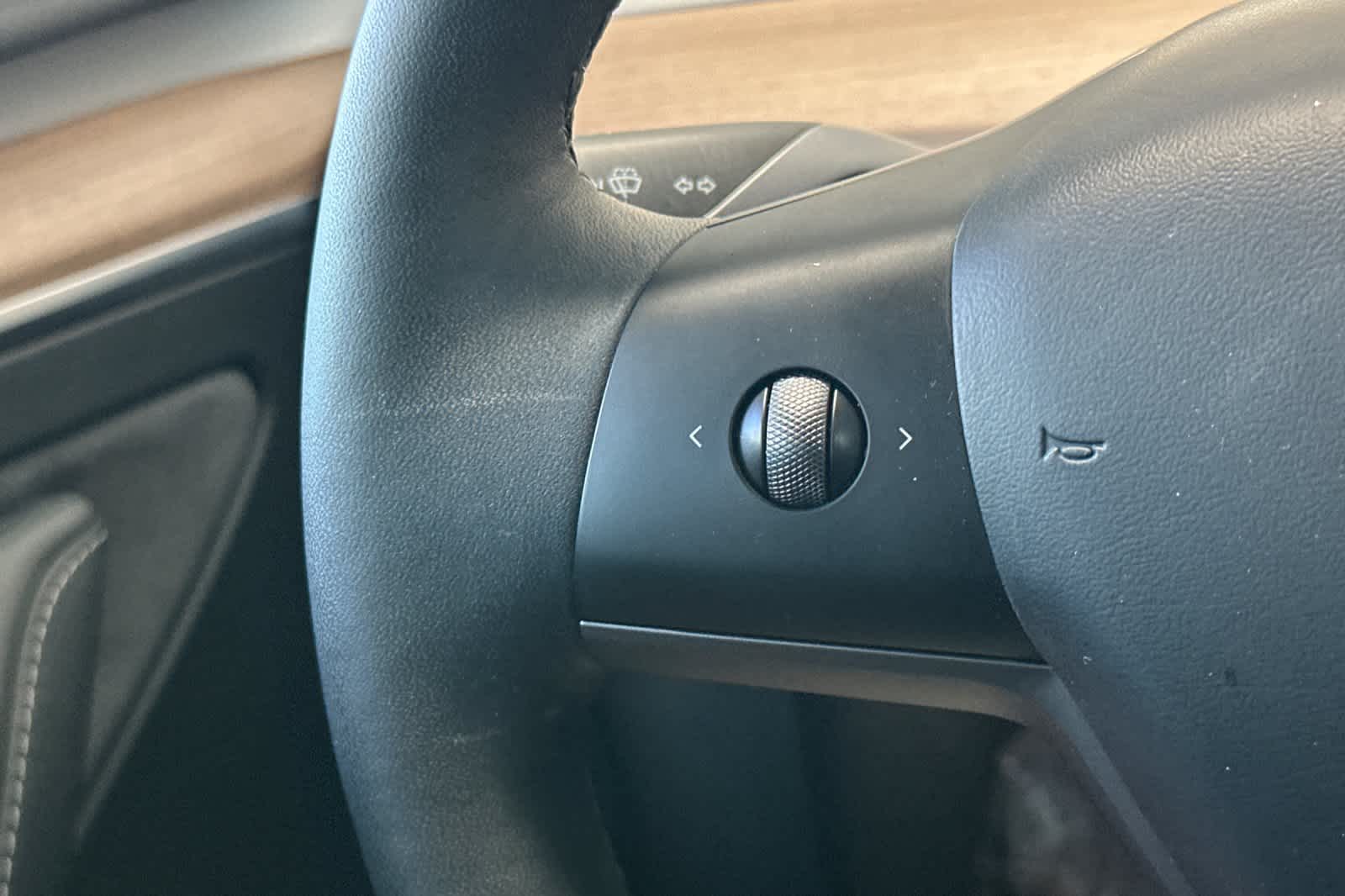2023 Tesla Model Y  26