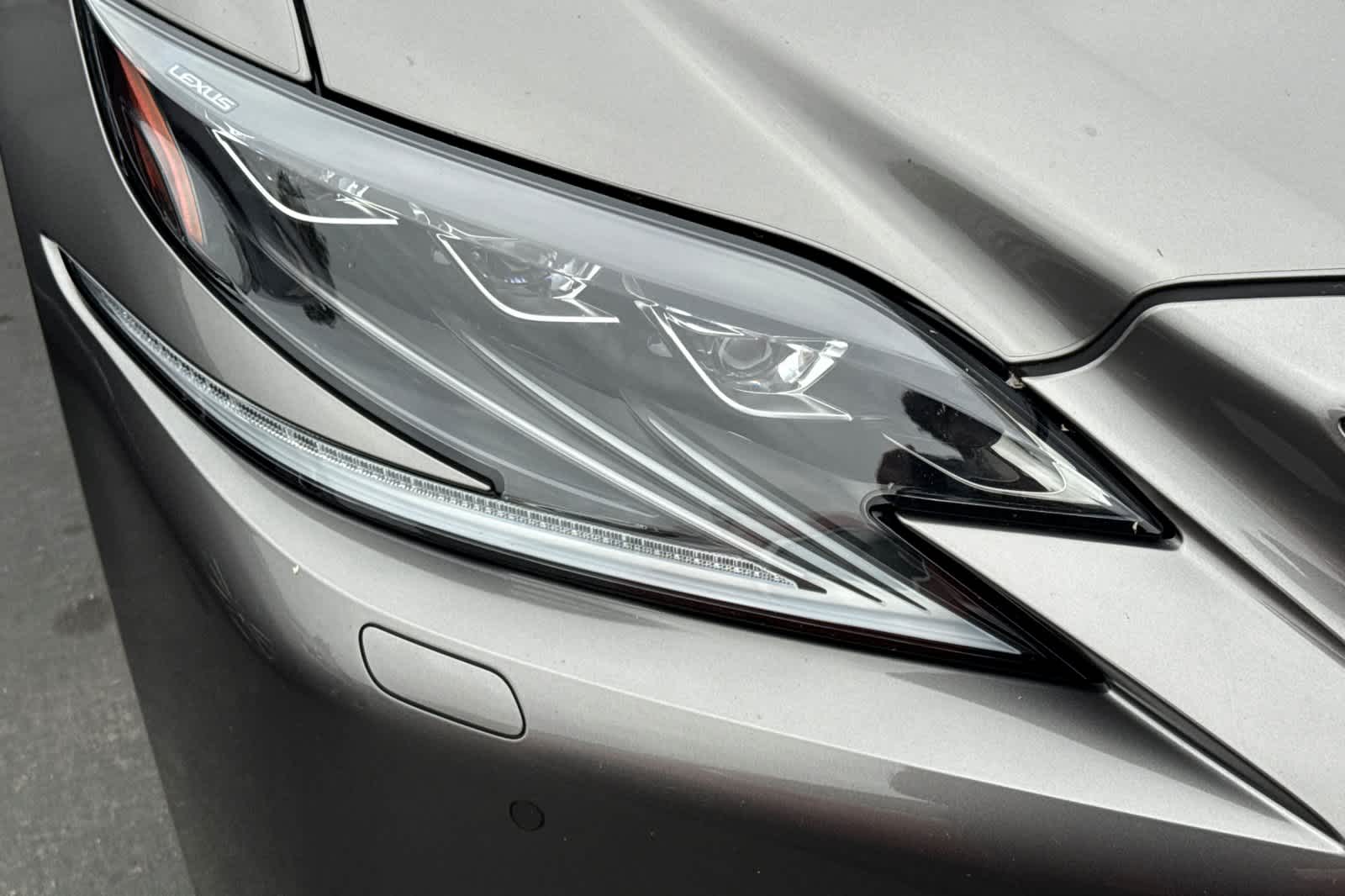 Thumbnail: 2018 Lexus LS - 8