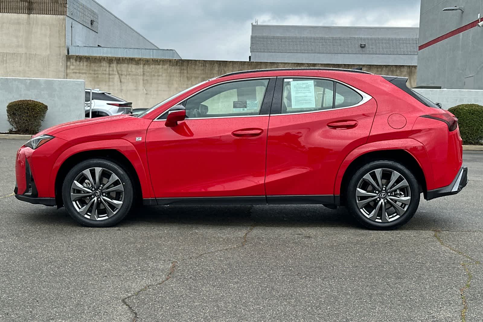 Thumbnail: 2023 Lexus UX - 9
