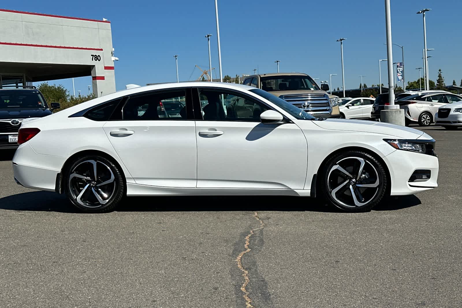 Thumbnail: 2019 Honda Accord - 6