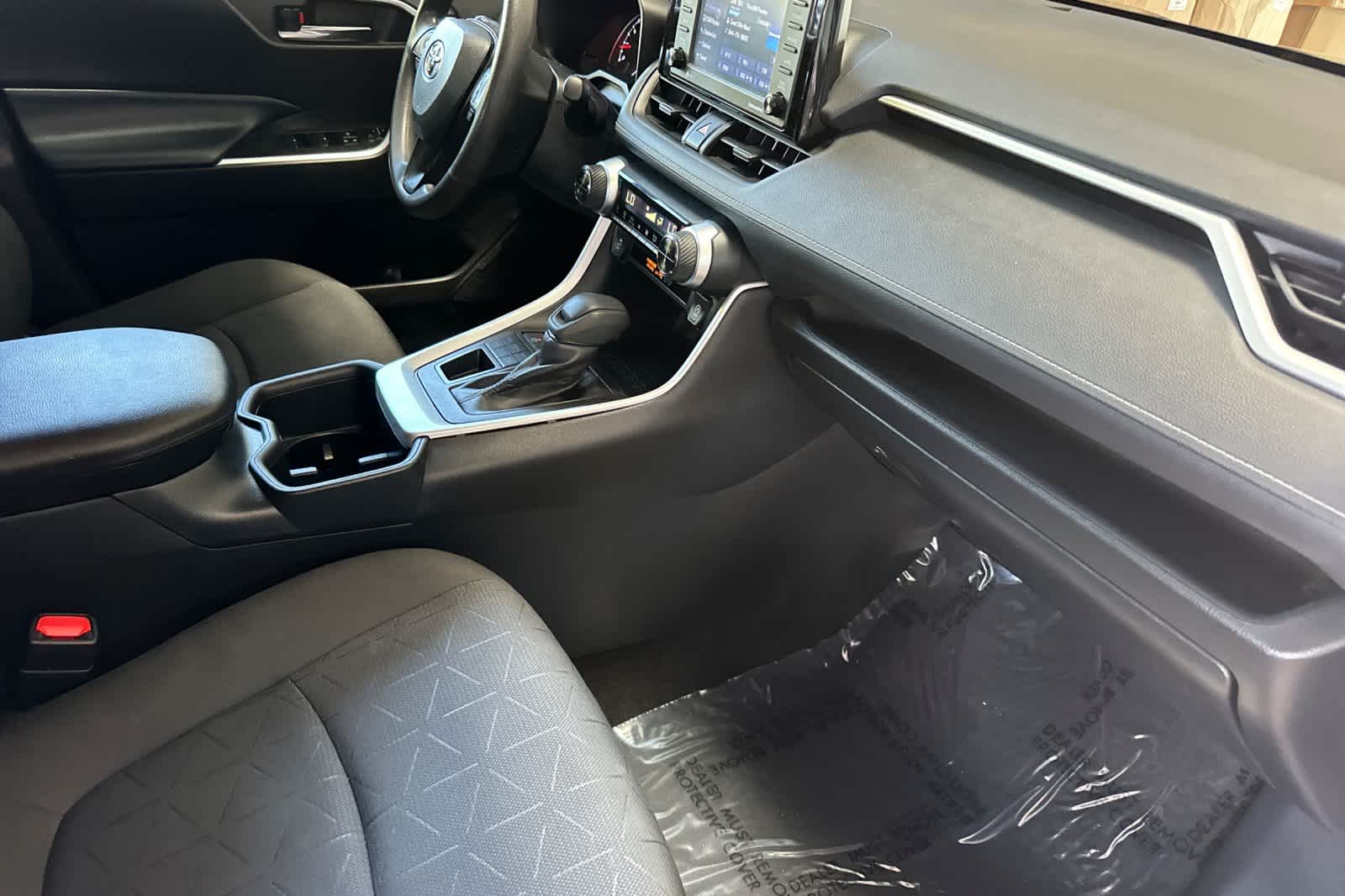 Thumbnail: 2022 Toyota RAV4 - 17