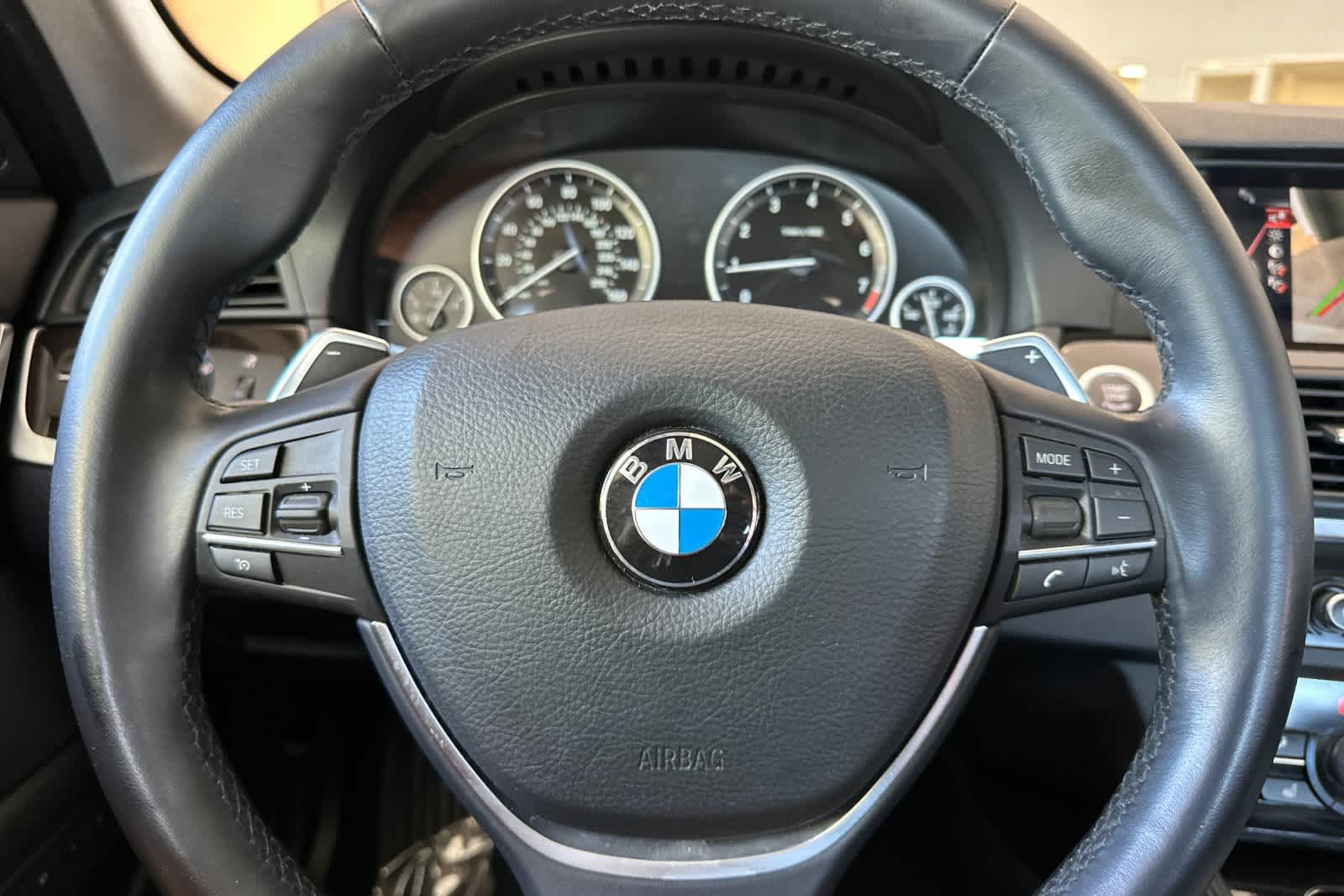 Thumbnail: 2016 BMW 5 Series - 25