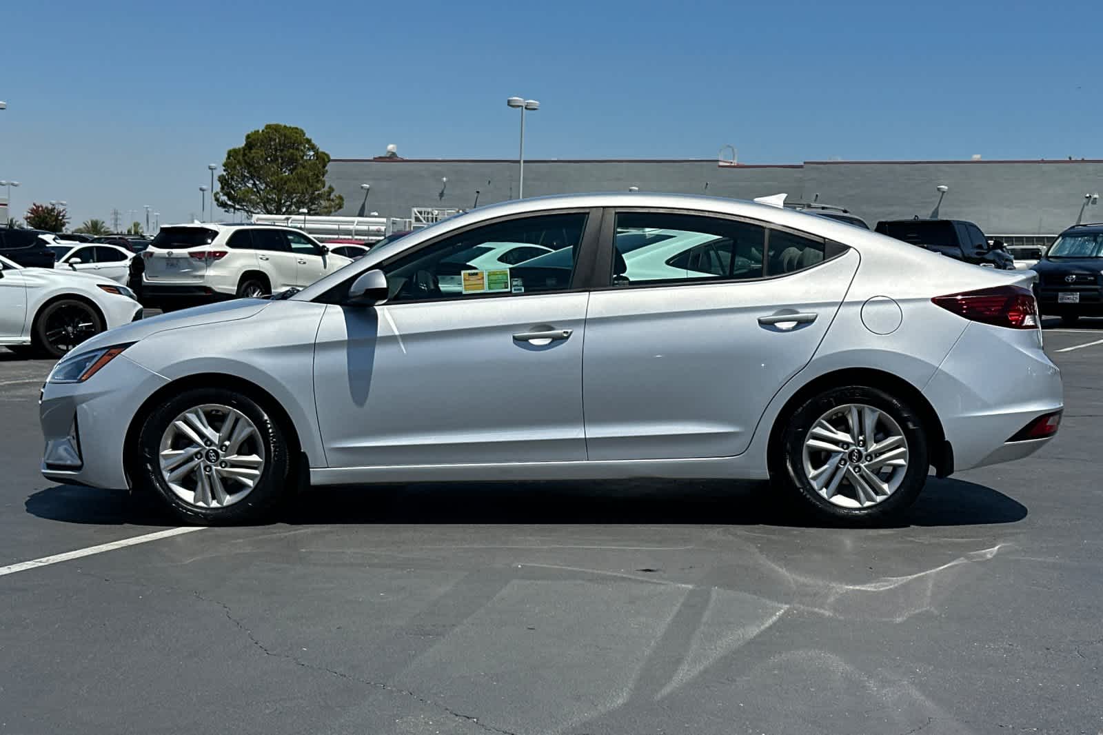 Thumbnail: 2020 Hyundai Elantra - 9